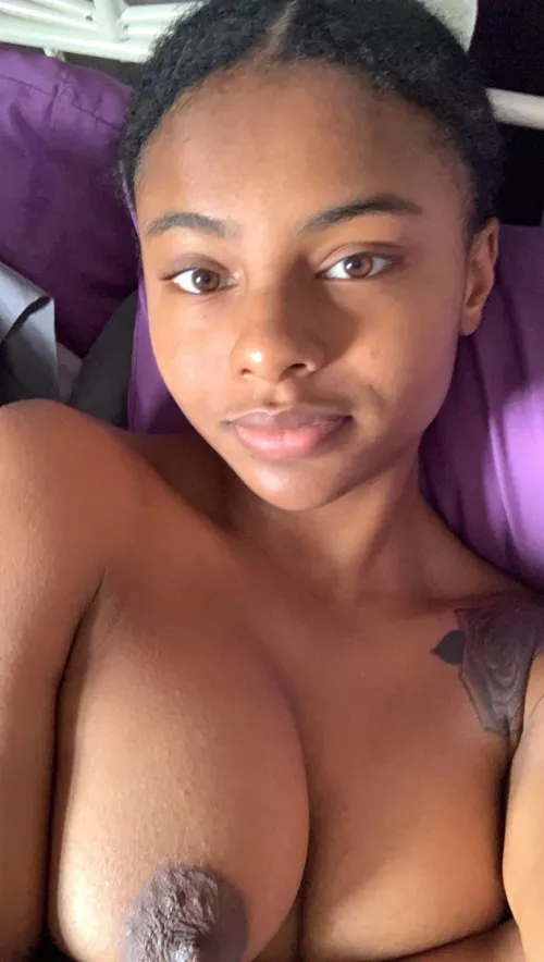 my boobs really bring out my eyes here