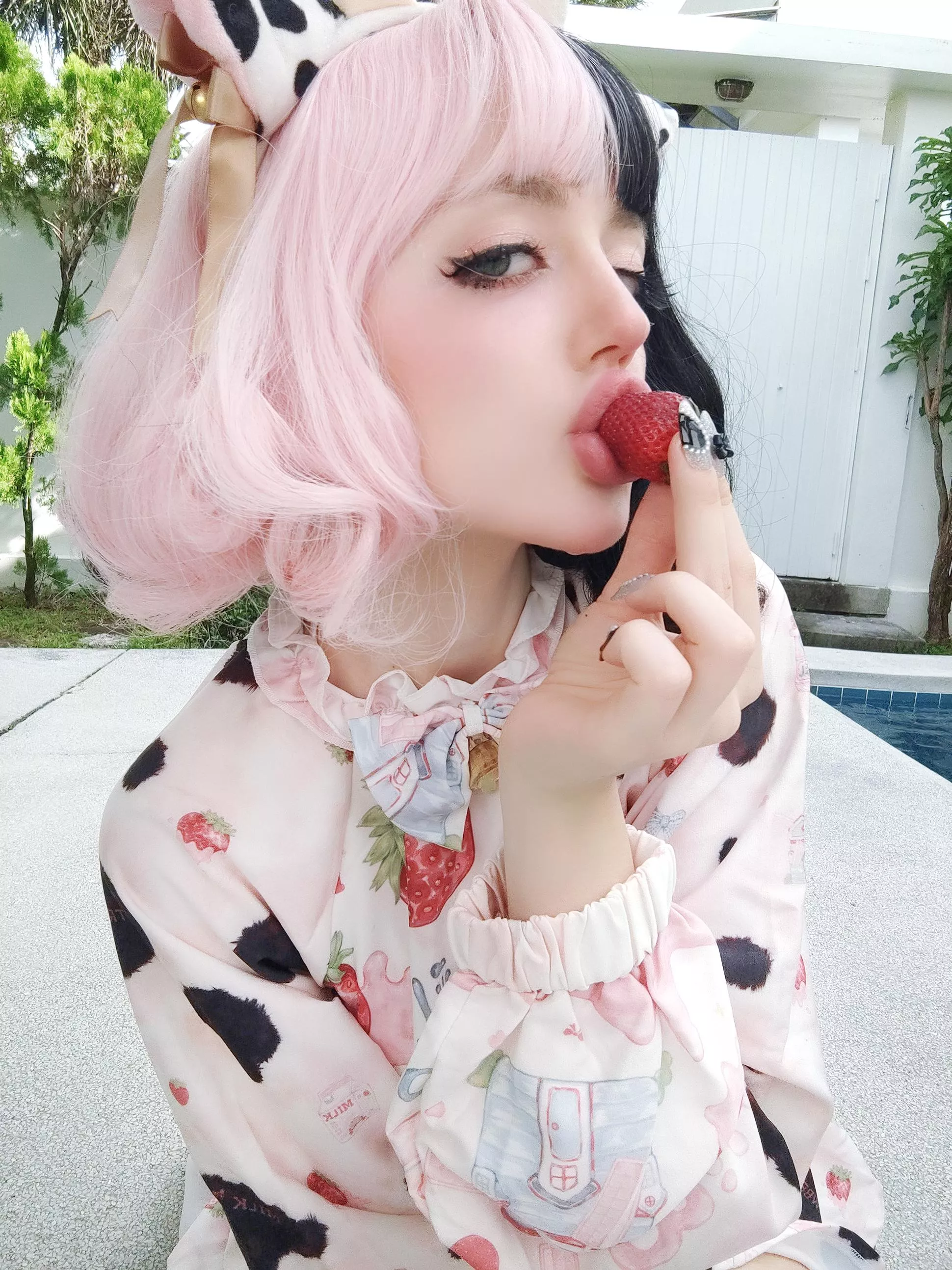 [OC] Aldorachan tastes strawberry, not you