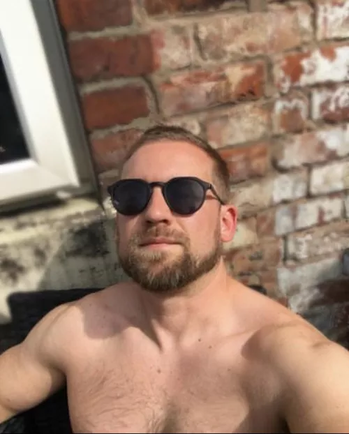 Pasty yet fabulous la. I can't believe I've got my top off and posting it on Reddit - very unlike me. Enjoy the sunshine everyone