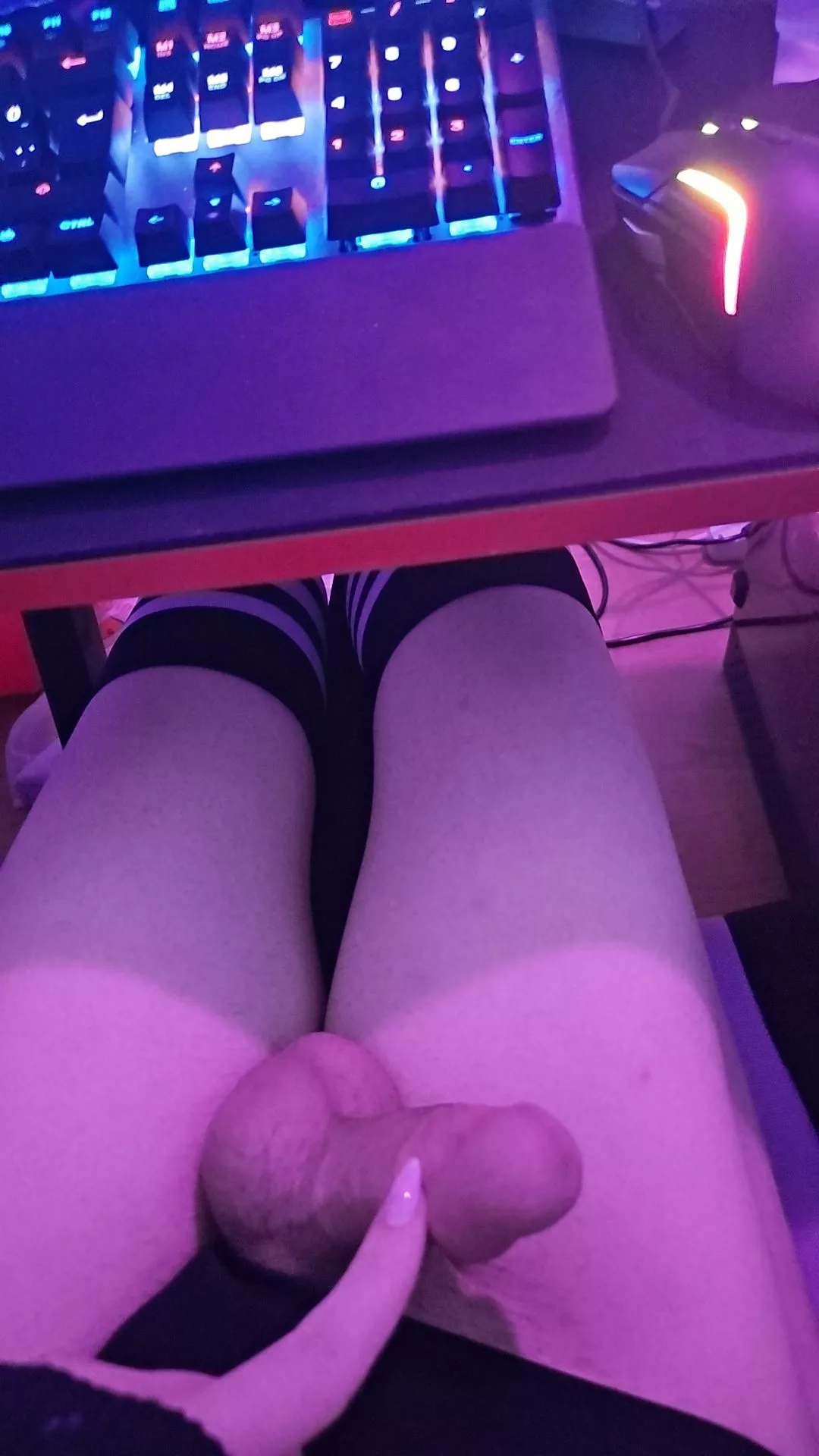 Please help me it's stopping me from playing LoL 😭😭😭