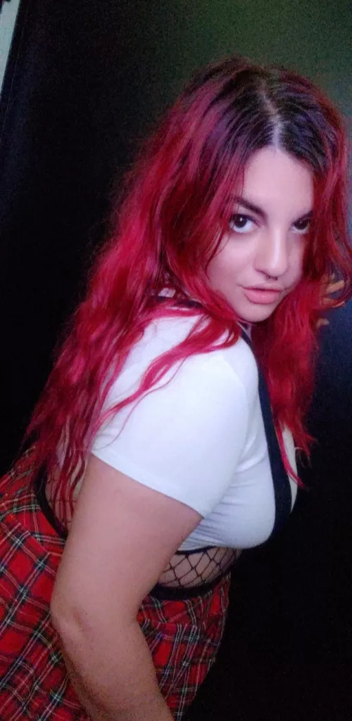 Redhead hottie wants to be taught a lesson in her schoolgirl outfit @sugar_bellz420