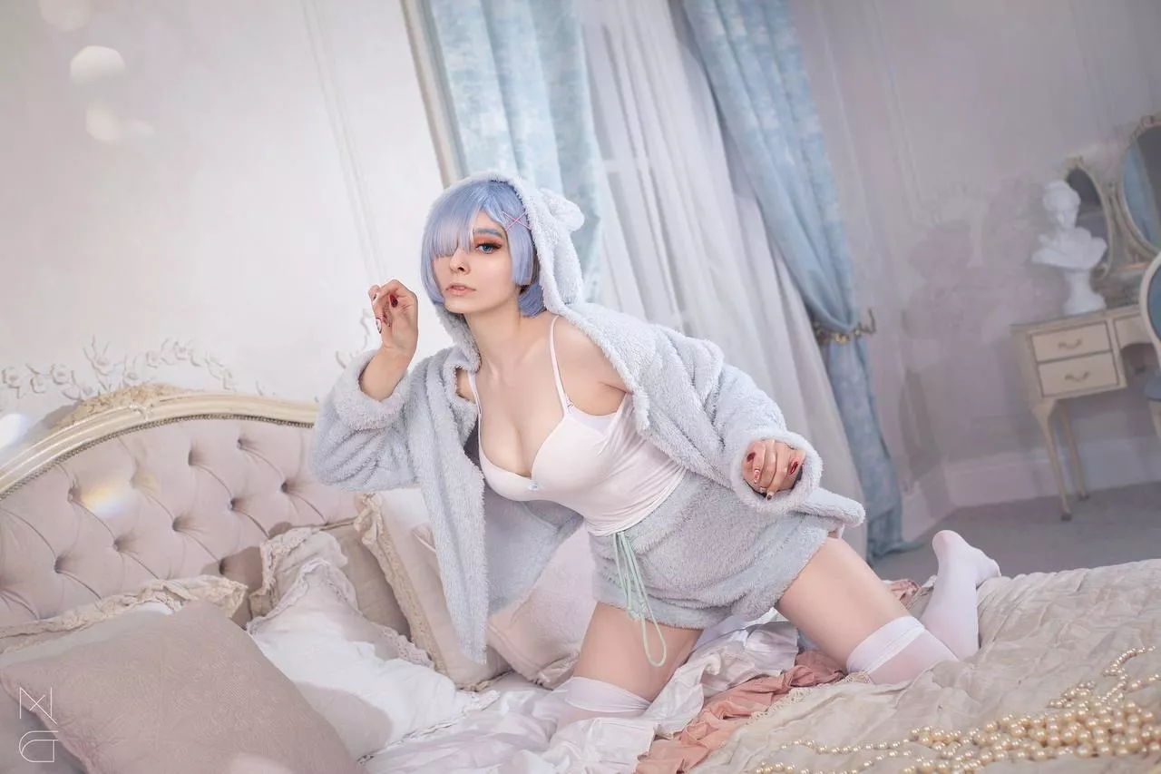 Rem by mia_green_tea