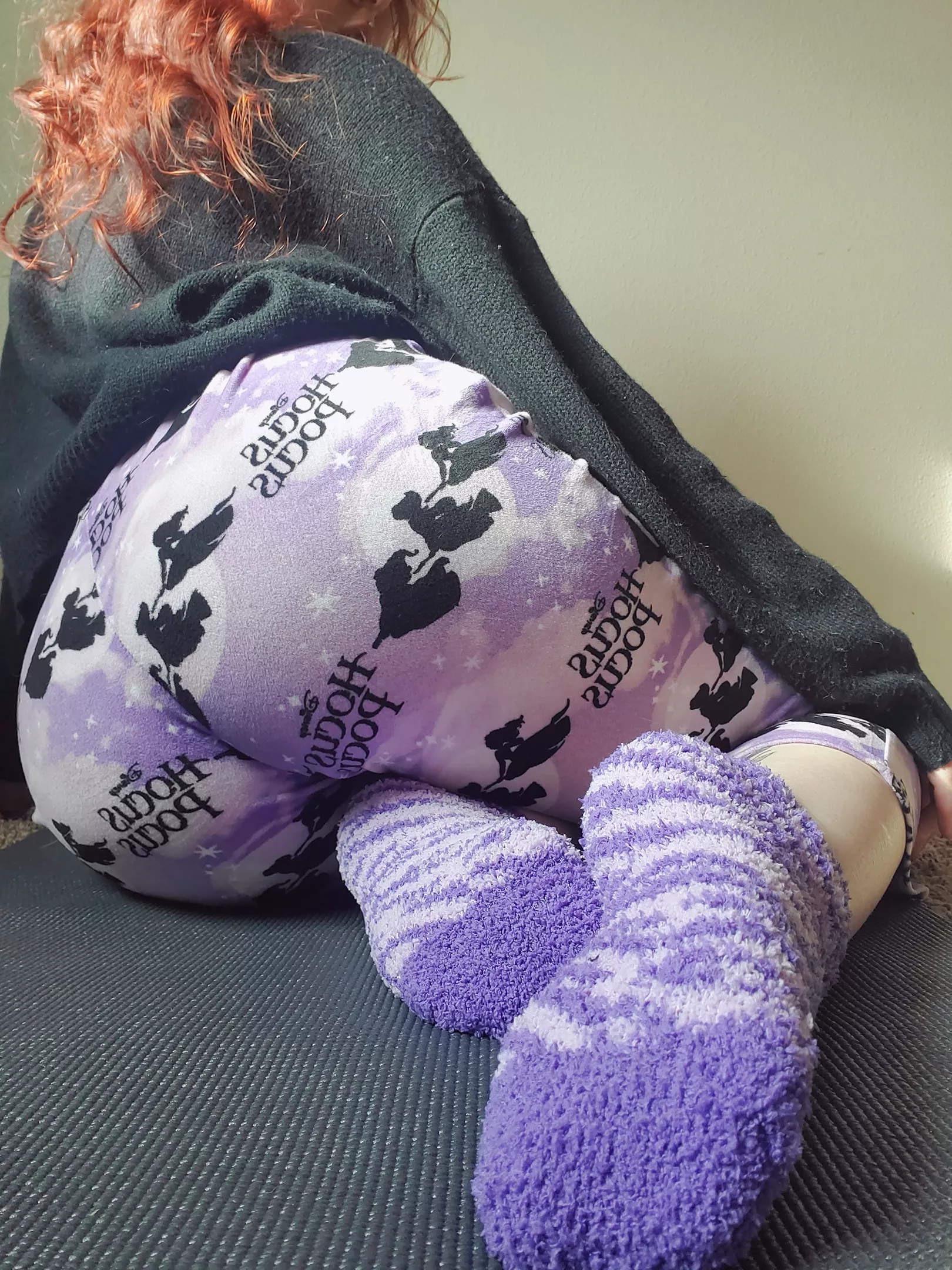 These socks will keep you warm when it starts getting chilly [Selling]