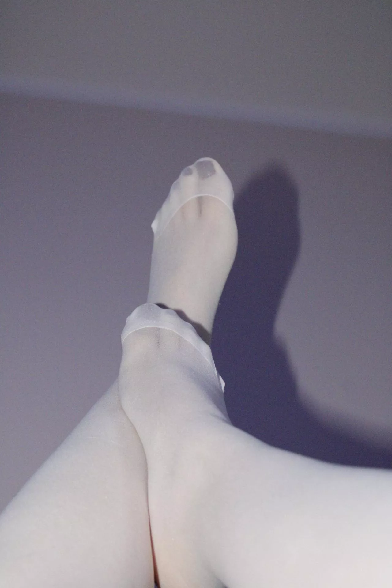 White nylon feet 🤤
