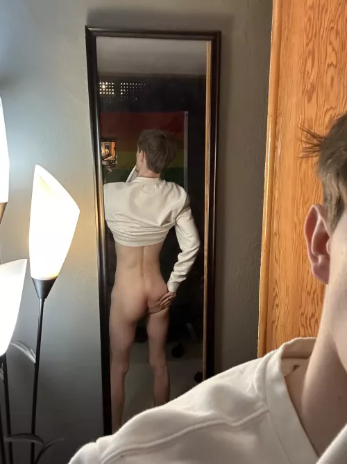 Who likes small waists?