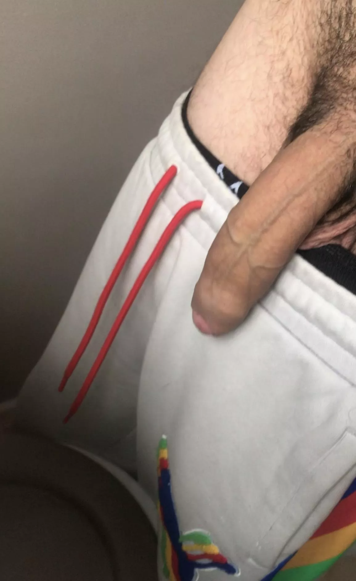 You should watch my massive meaty cock pissing👅💦Dms open😈