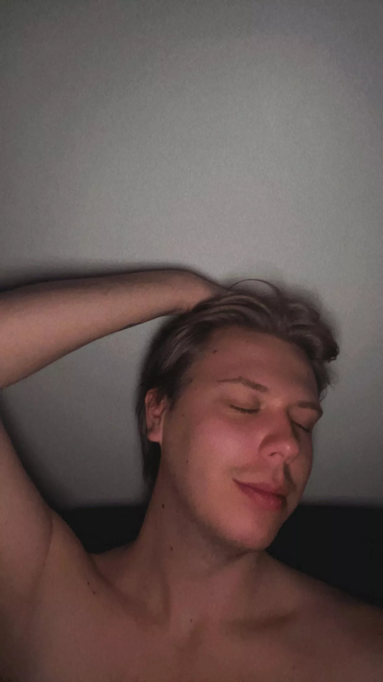 22yo guy looking 4 new friends :3