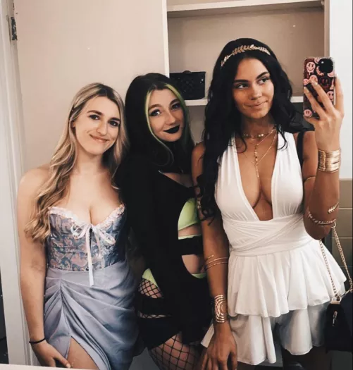3 other hot ‘alt’ girls