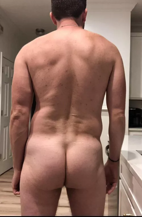 [32] I’m a straight married man but I have a confession: I fantasize about having my ass positively *worshipped*.
