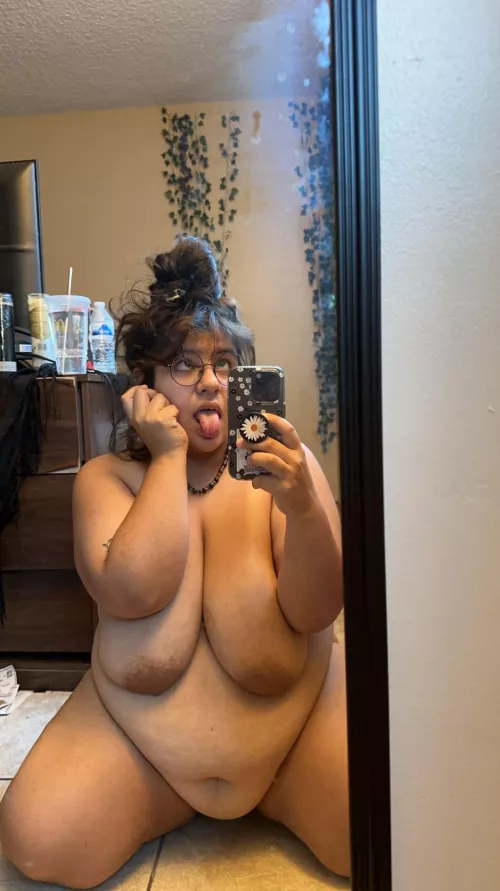 Guess what I’m sitting onnnnnn 😘😘🍆