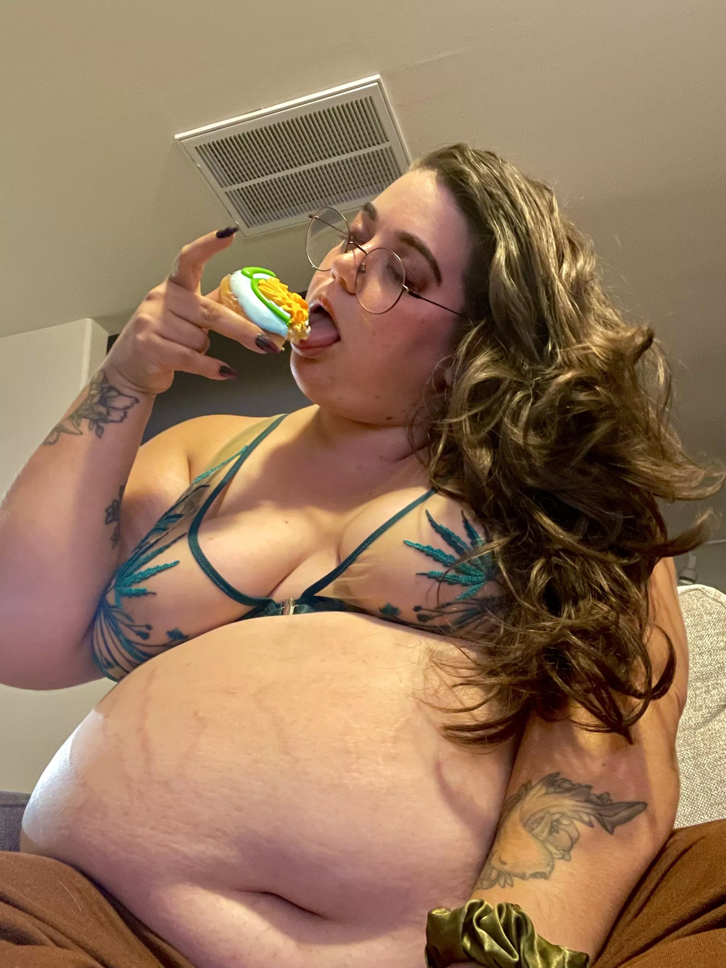 Help me eat the rest? 😘