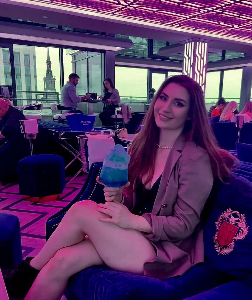 IUTR legs of a goddess