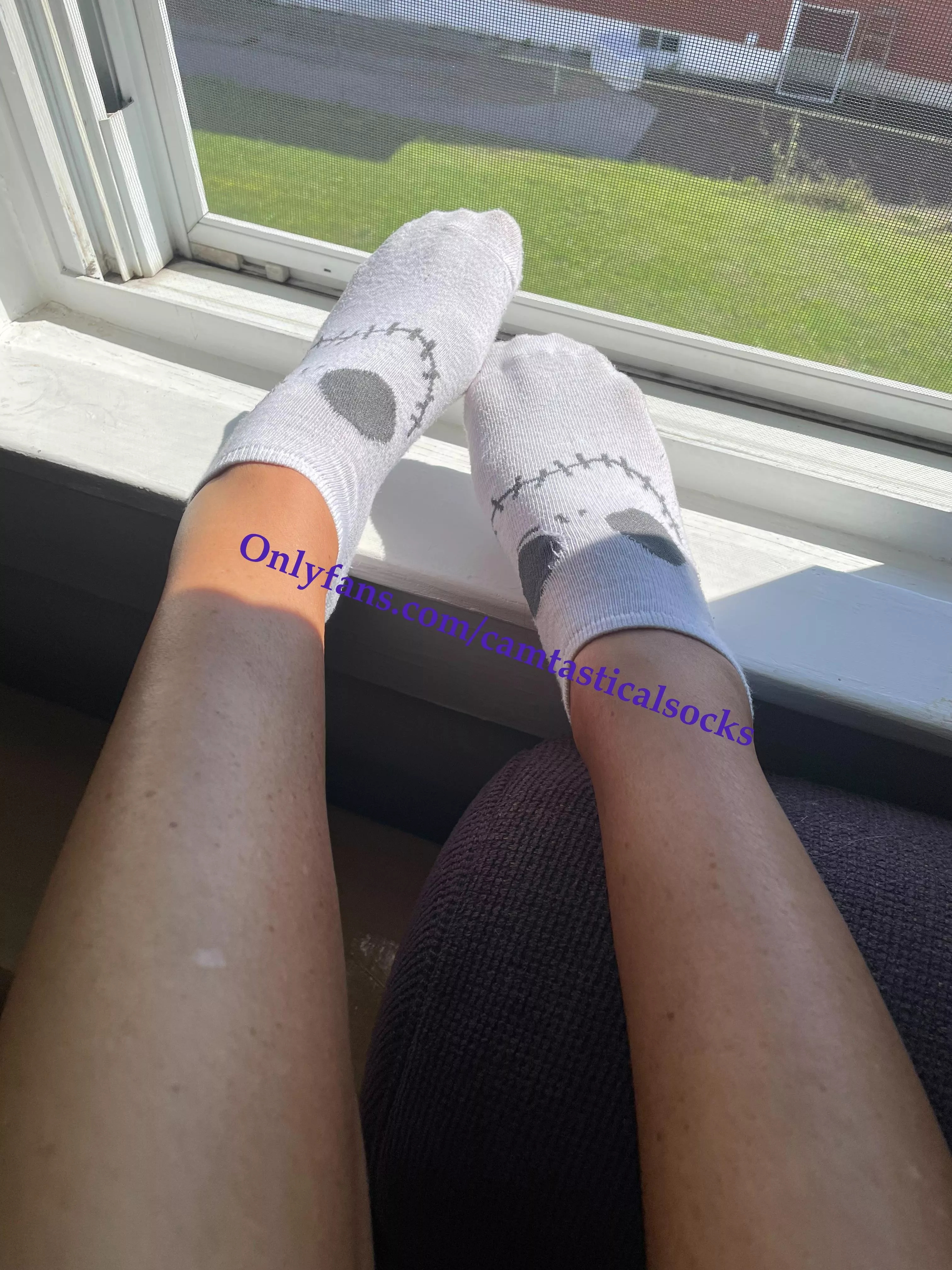 More Halloween Socks 💀☠️