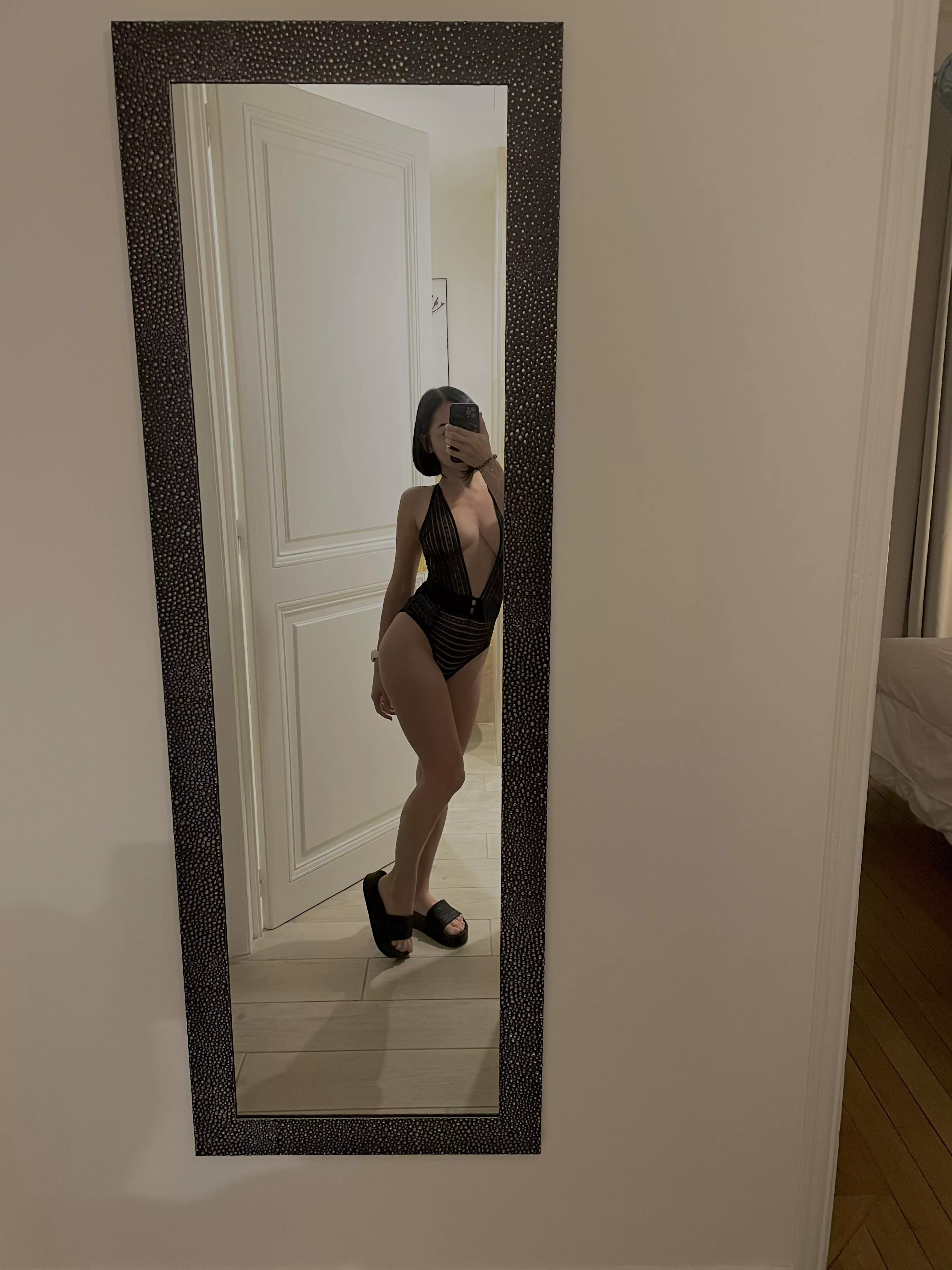 my body look sexy in this semi-darkness?