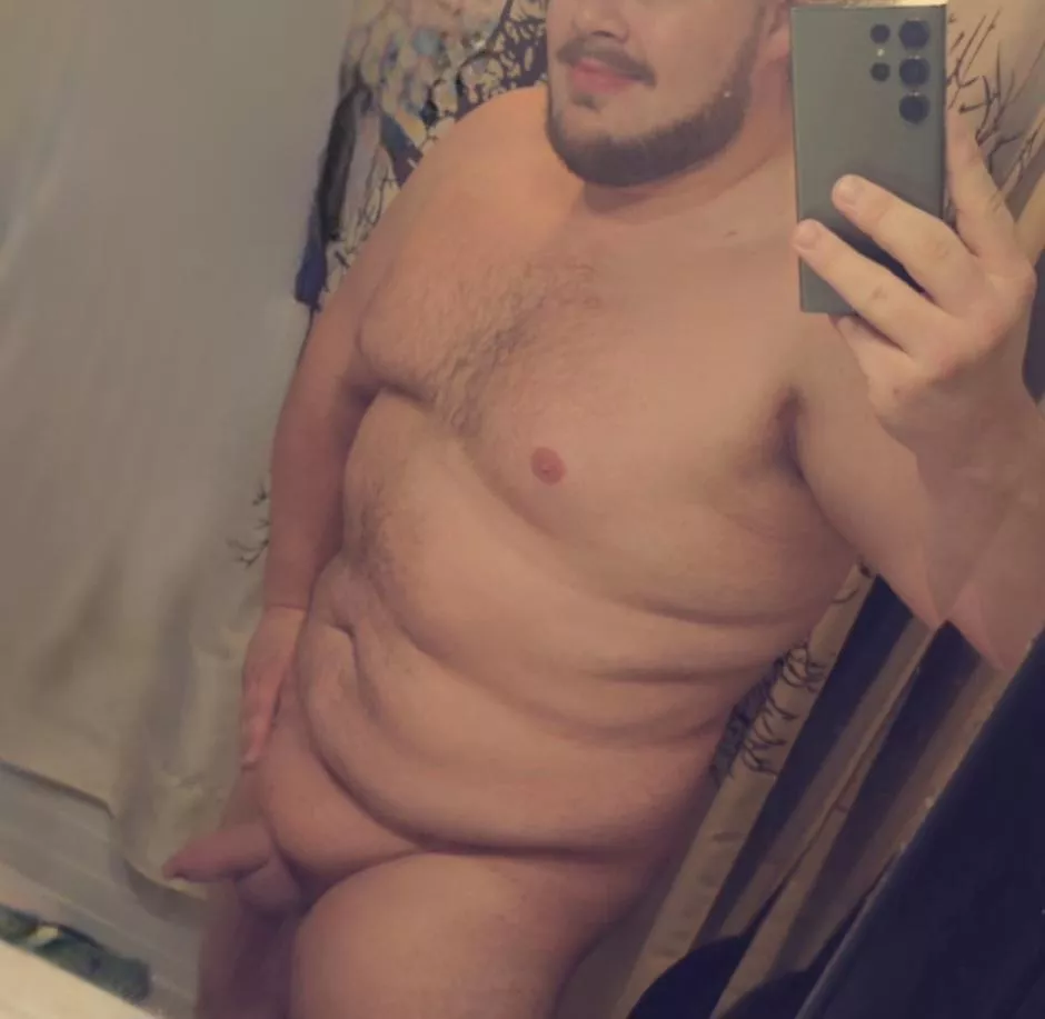 Naked in need of a curvy lady