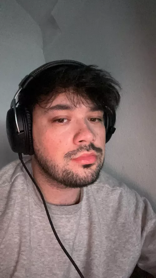 Need more UK gaymers to play with👀