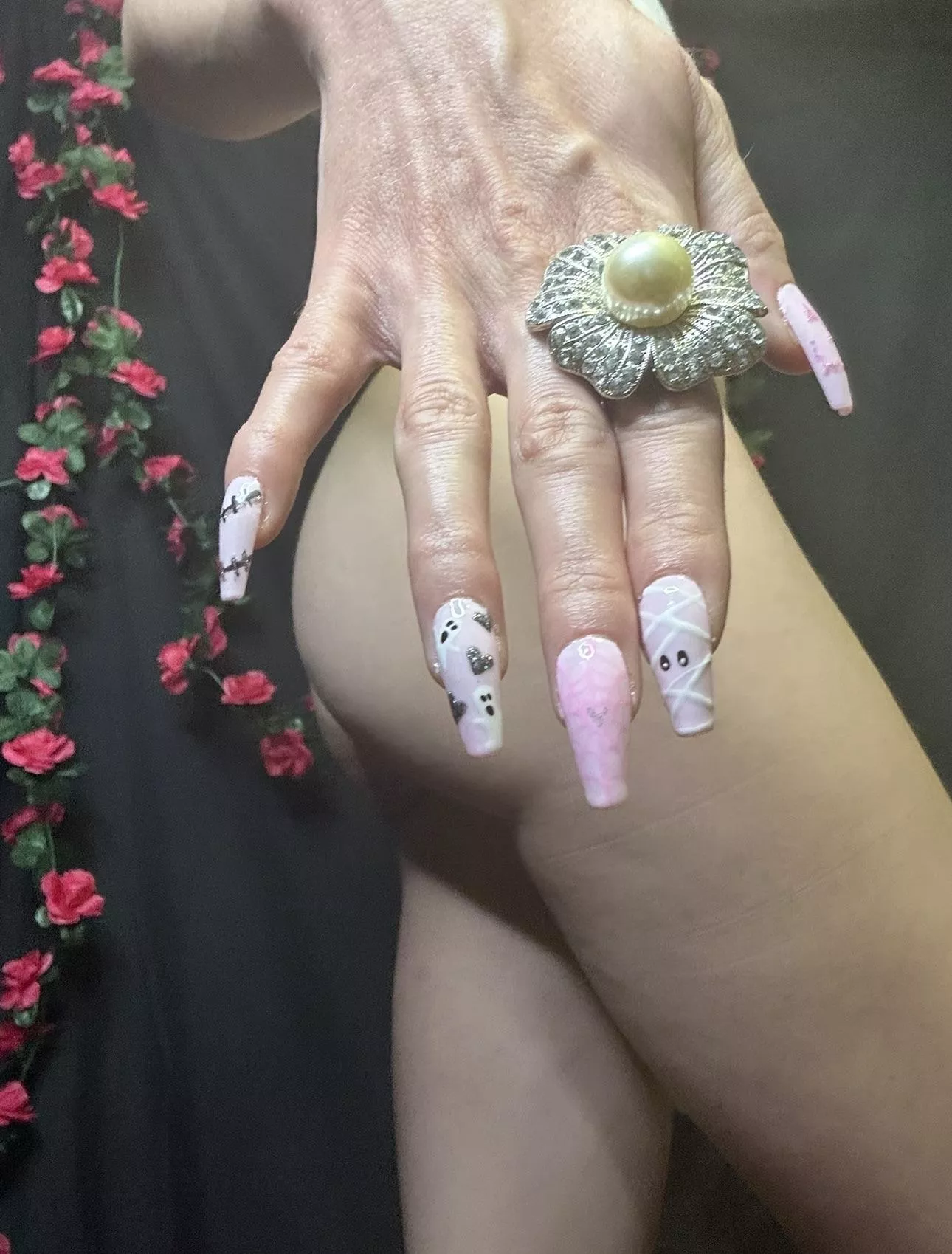 New hand-painted Halloween nails 💅