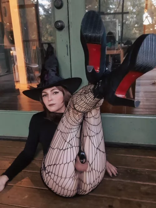 She's a witch! Bang her!