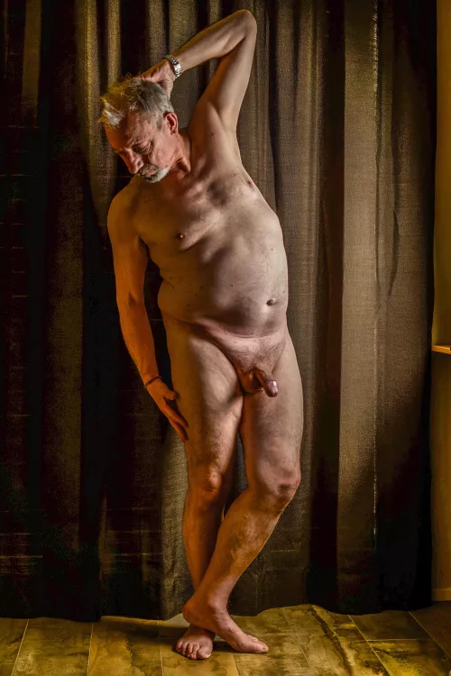 Standing study with shadow (male full body)