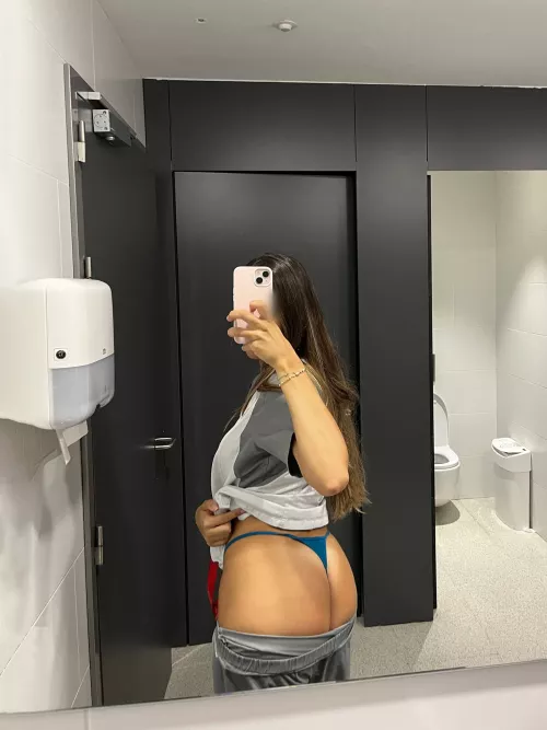 We should skip lunch so you can fuck me in the bathroom 😽