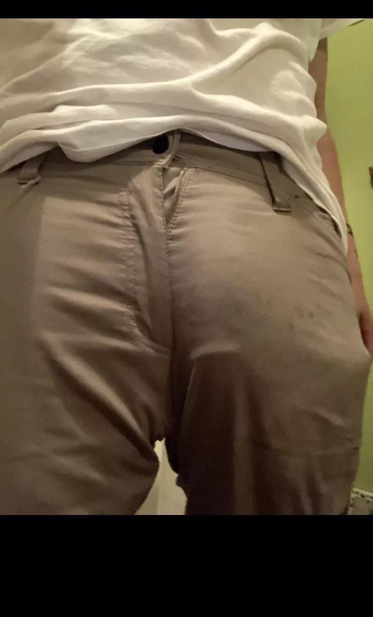 You like my bulge when im at work?