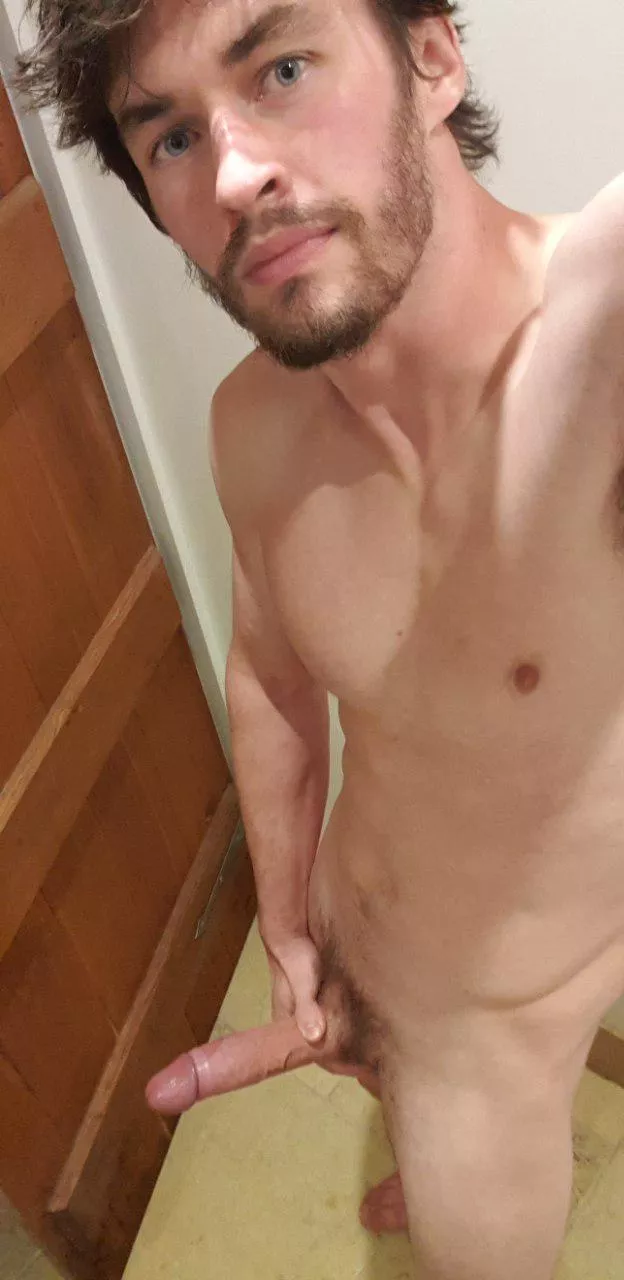 A carpenter and his hammer