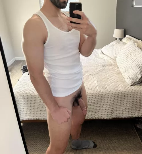 Any boys wanna suck daddy’s cock?