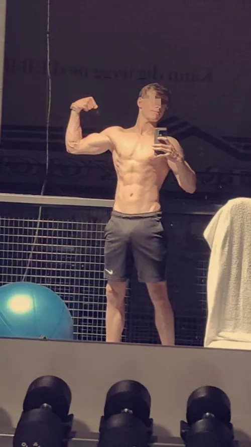 Anyone down for a naked workout with (m)e?