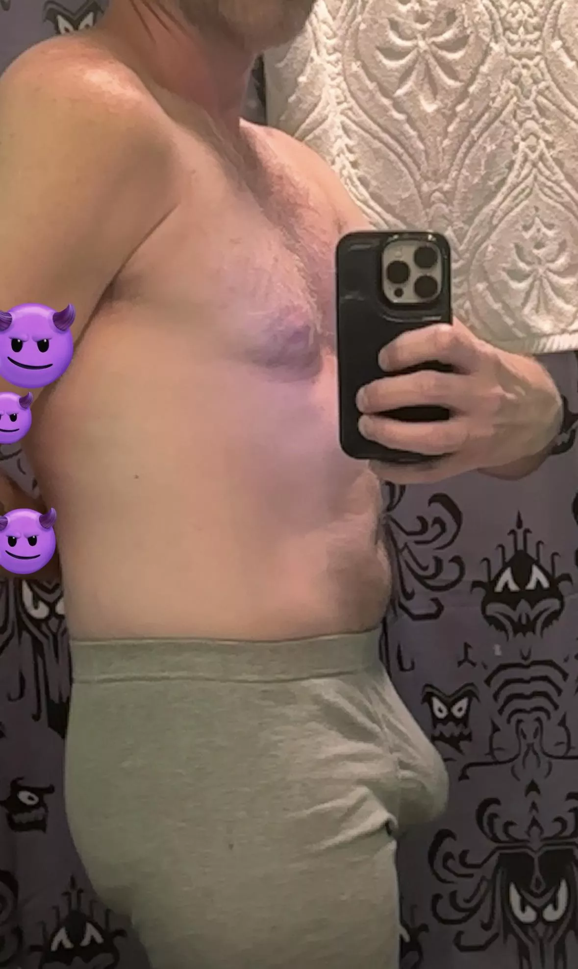 Dad's dad bod is coming in for winter (43)