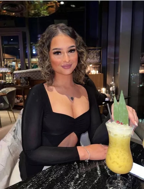 Do I look like your classy dream date?