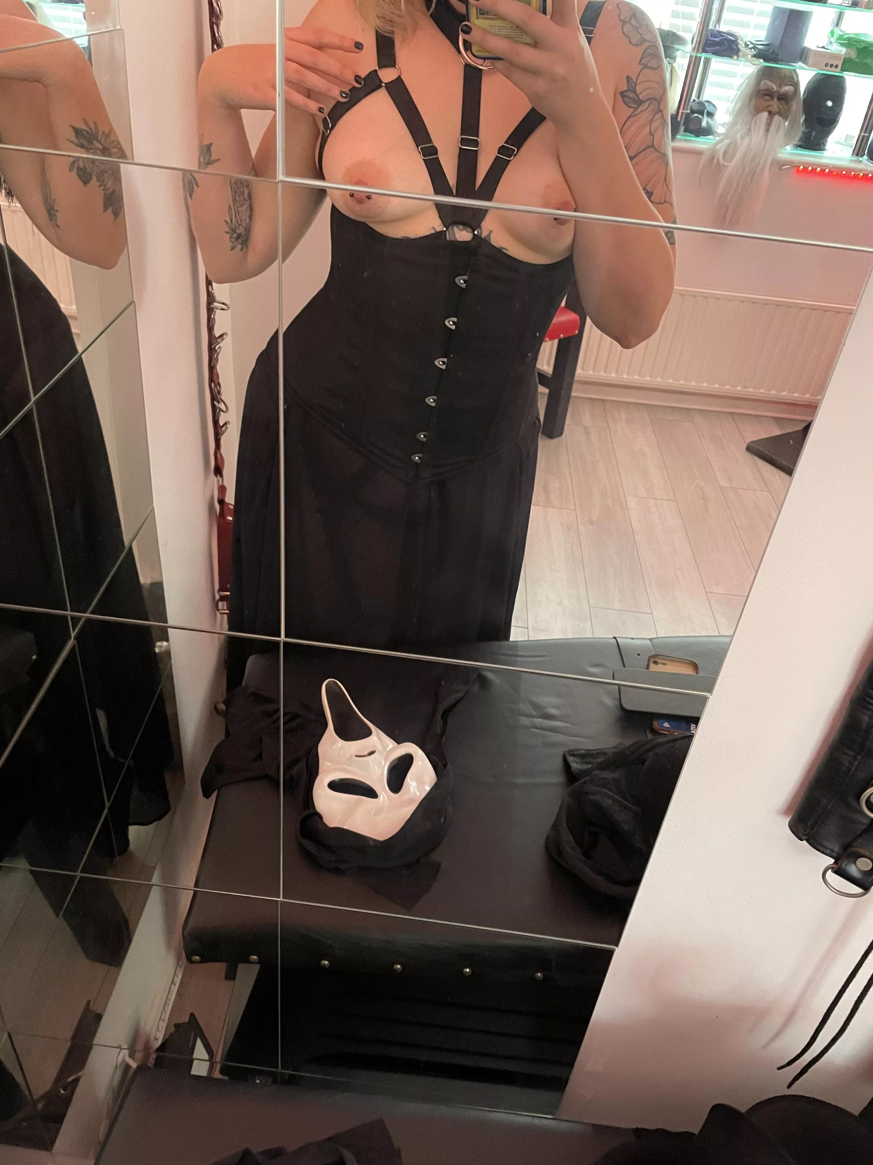 Ghost face deffo has nipple piercings