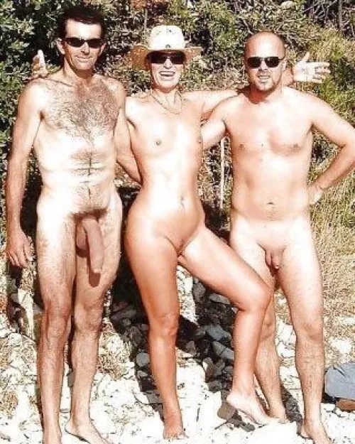 Guy on the left must be filling up Pussies like nobody’s business!