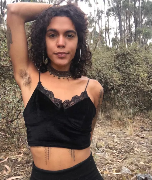 I haven't shaved my armpits in 8 months =)