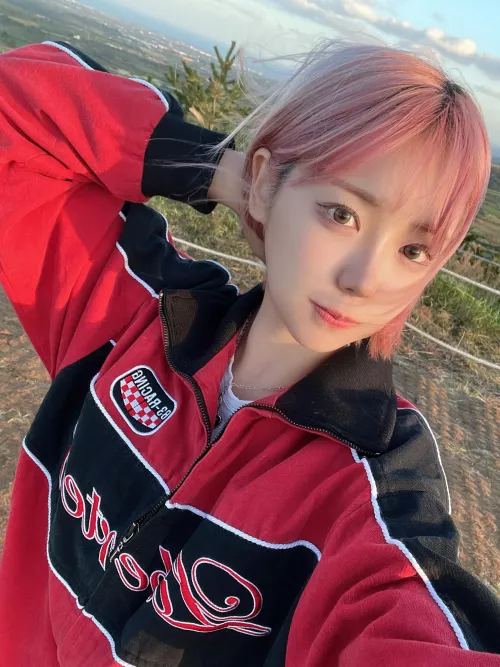 IUTR anyone likes pink hair c: