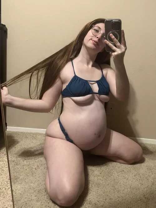 my bump is still small at 6 months pregnant ):