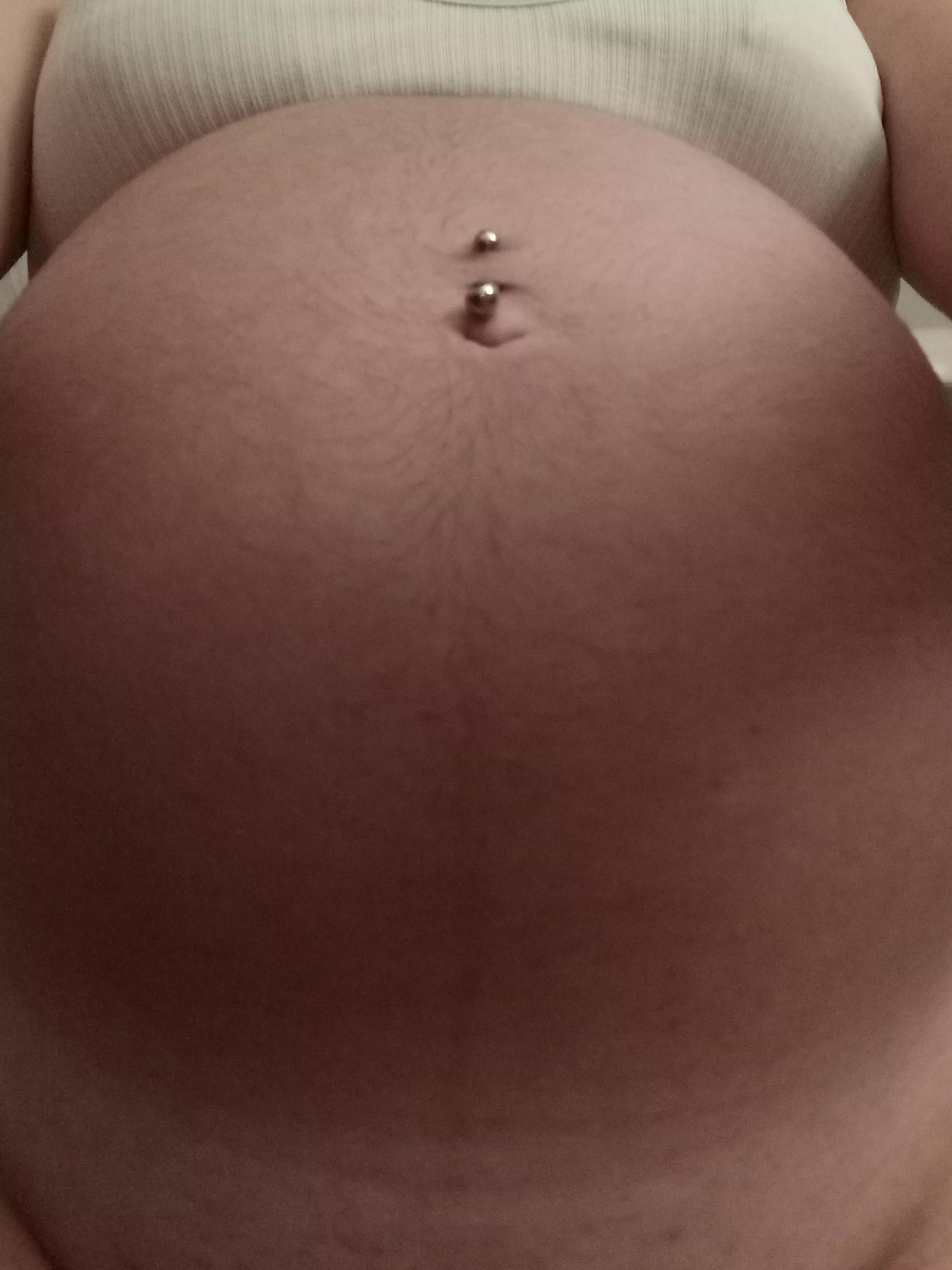 Tell me where this bump are sitting on? 😏😏