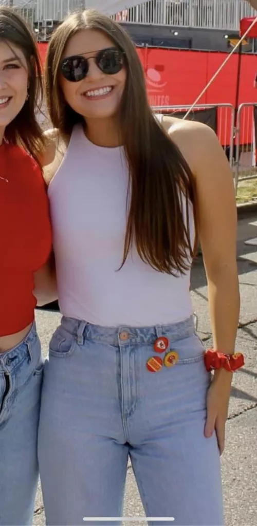 Tight jeans at the Chiefs game 🔥