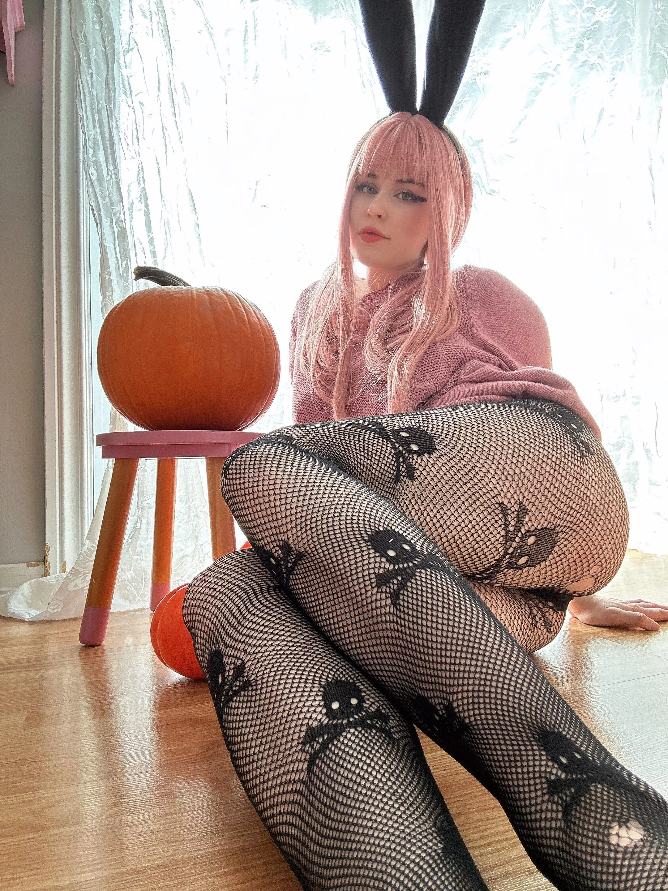 Would you rip those holes in my thights?🤭