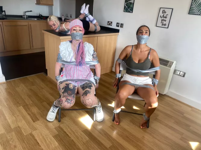 3 of us in this situation??? No way 🤪