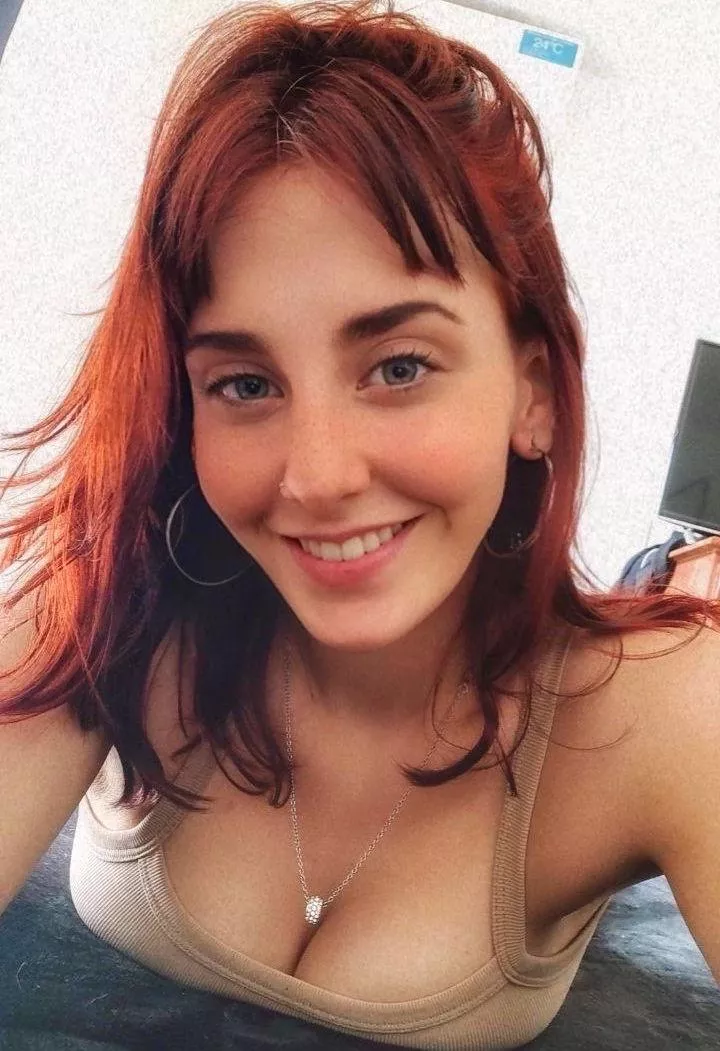 Hola from a redheaded Latina 😘 Hola from a redheaded Latina 😘