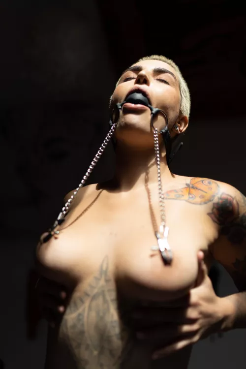 How good is that lighting?