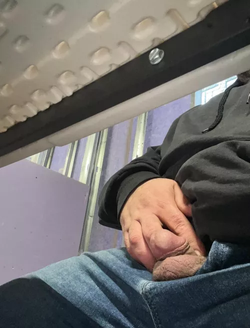 If I called you to my office would you climb under my desk & get me hard?🐻