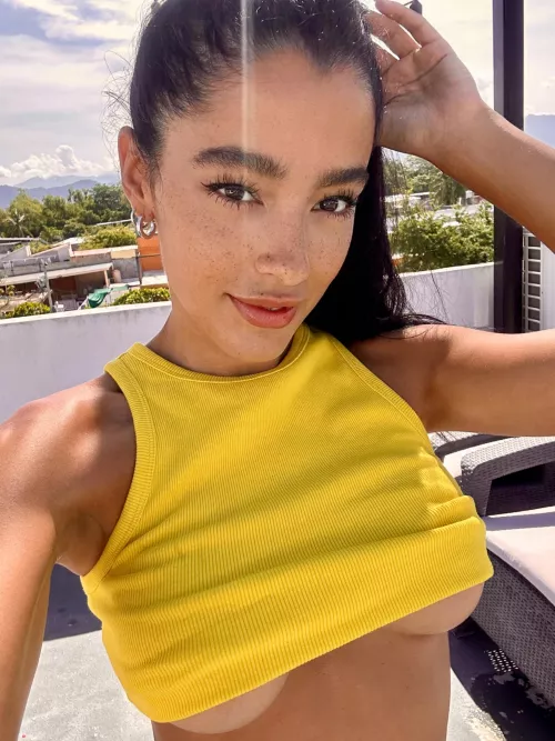 I'm not wearing any panties...