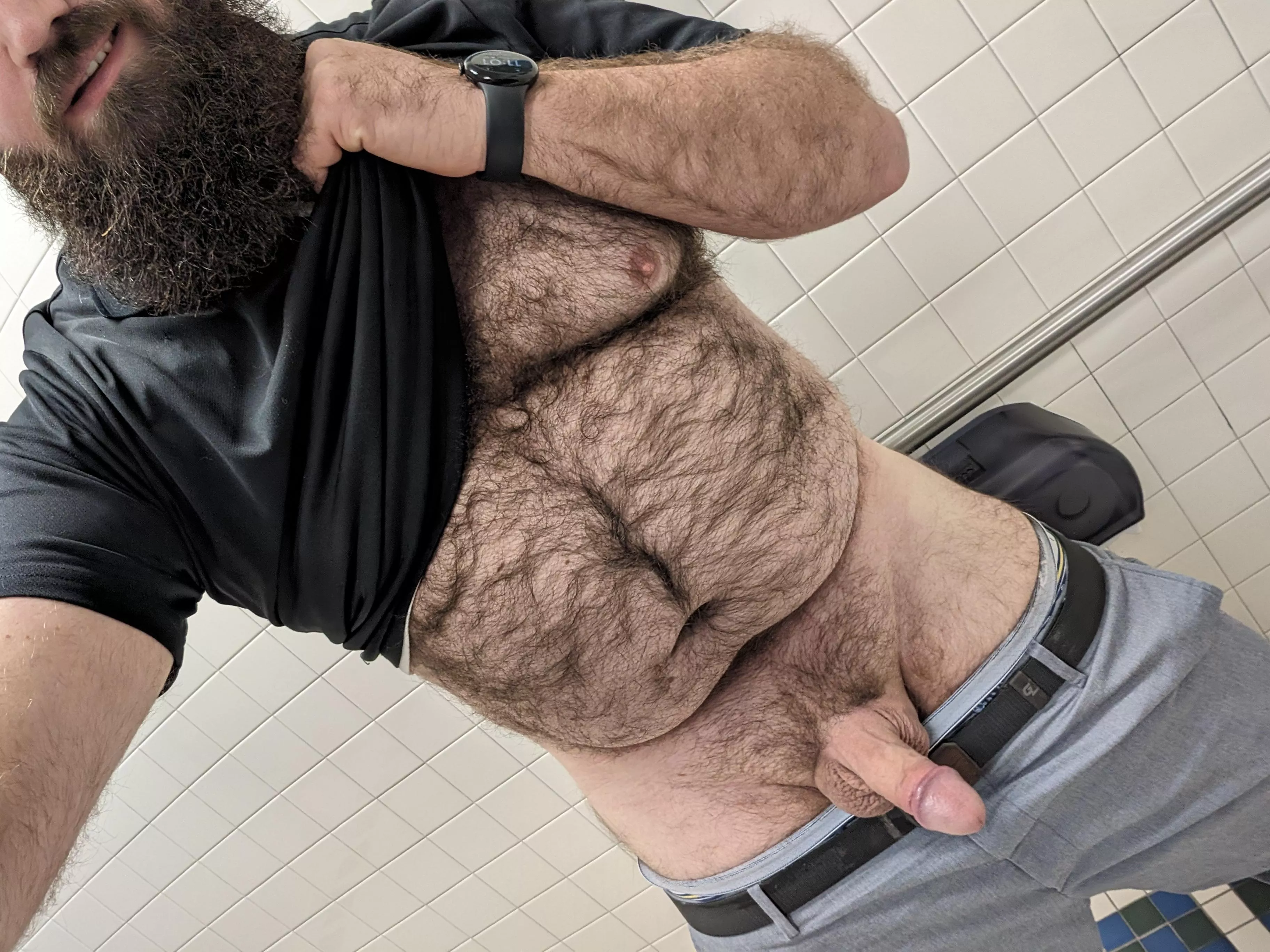 I'm sure you love when the IT guy cums... In to the office. 😏😈