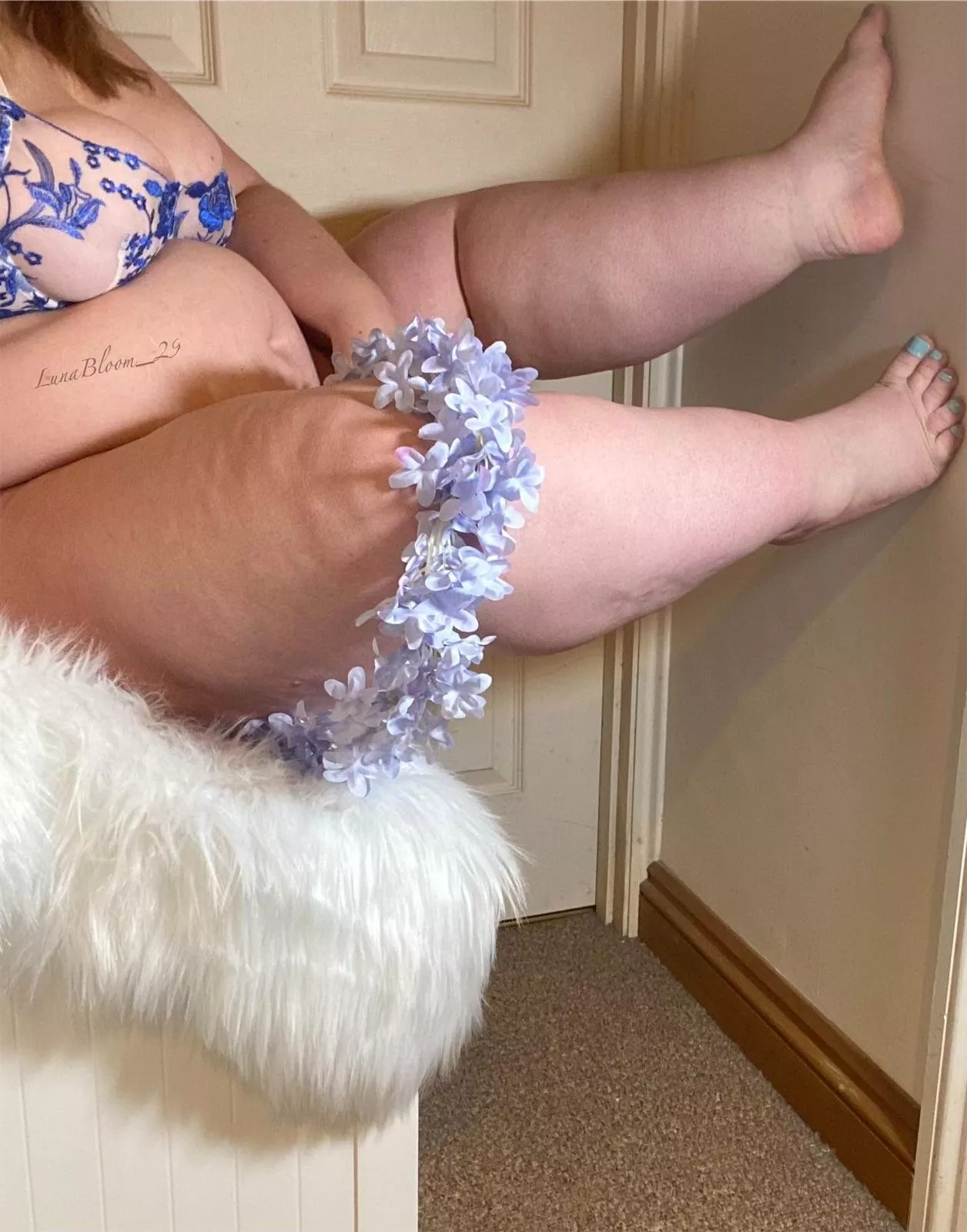 Let me wrap these legs around you.