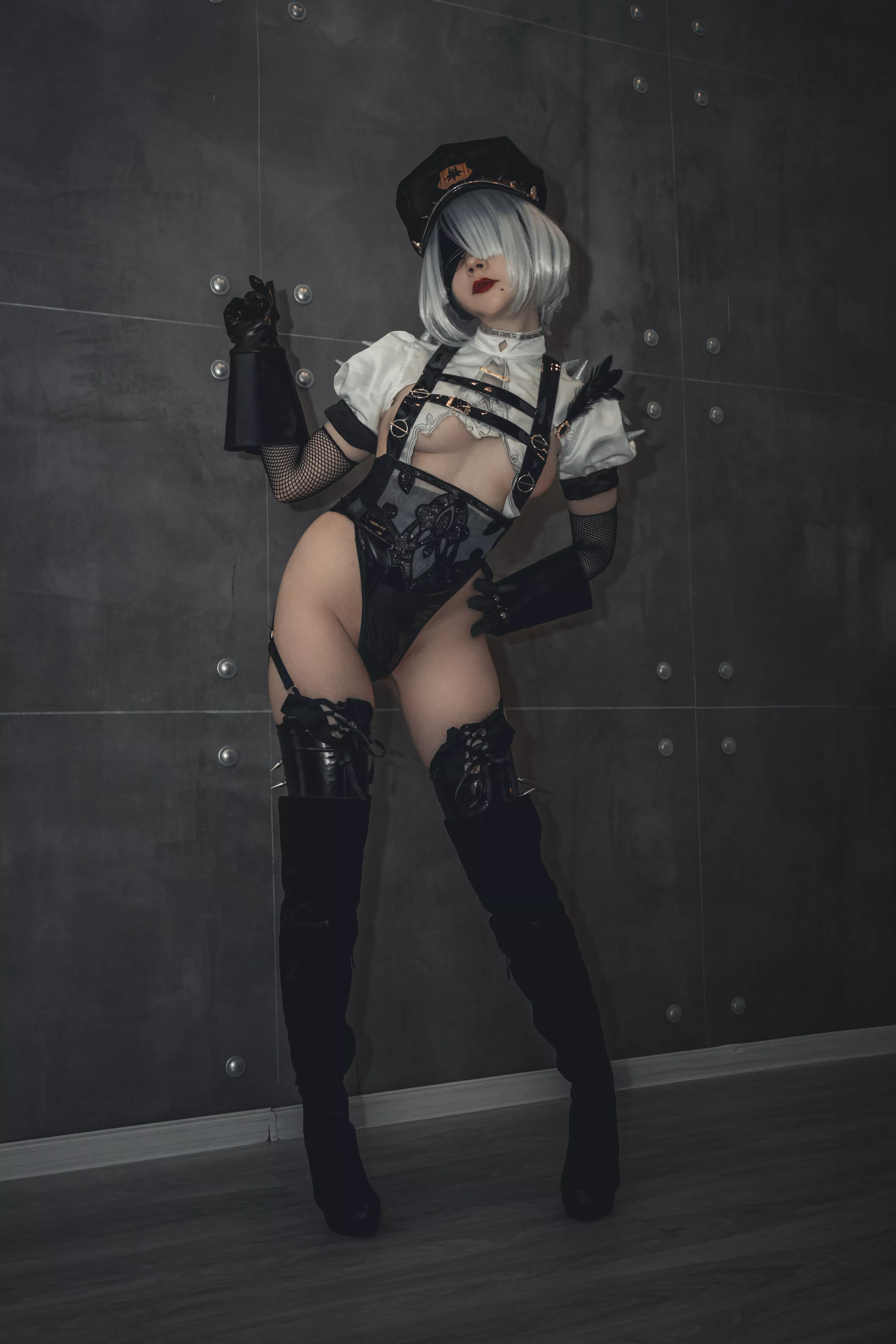 My 2B officer ver. cosplay by MartuSRose & edit: thewprdls_photos
