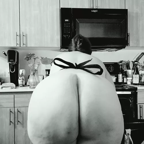 Some booty action in black and white.