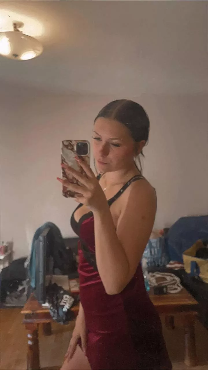 Vill ni se vad som finns under nattlinnet?