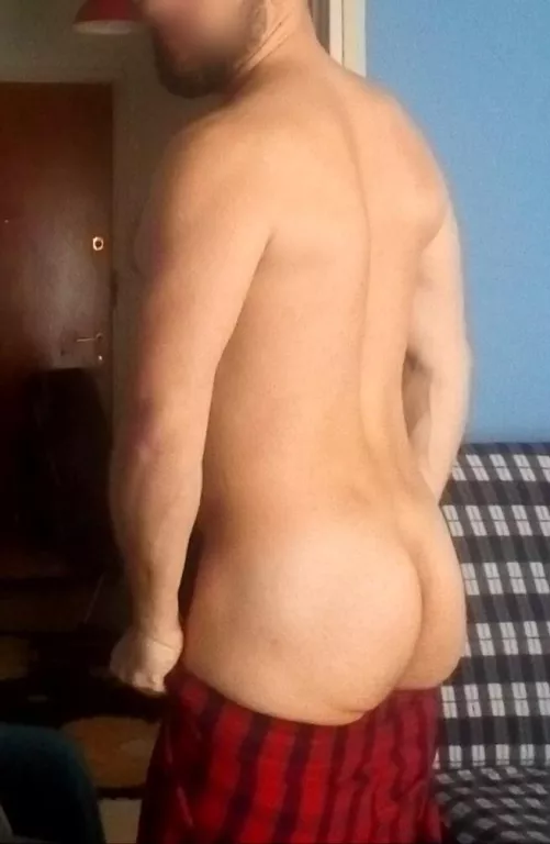 Would u mind if I squat on ur face?