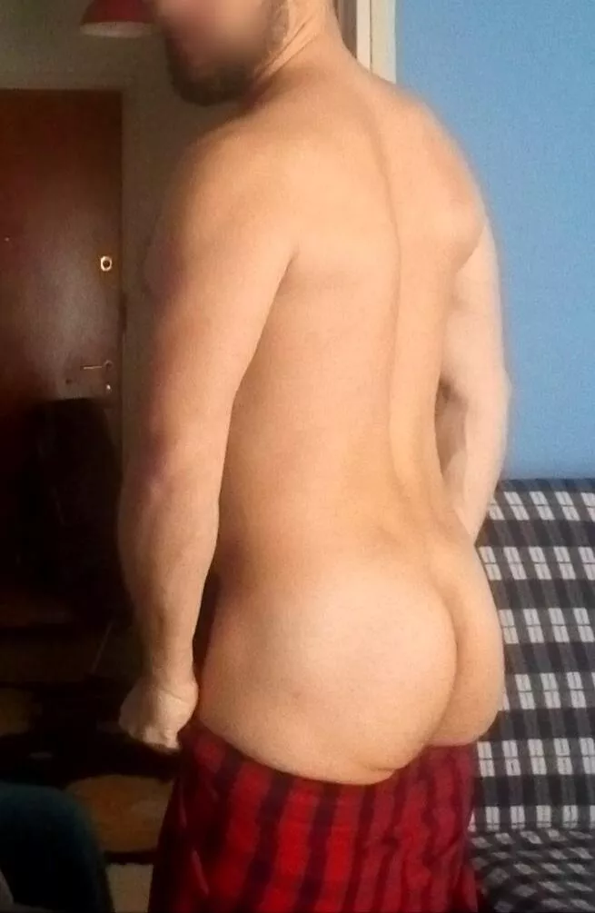 Would u mind if I squat on ur face?